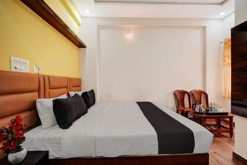 Collection O Utsav Grand Hotel Бангалор Екстериор снимка