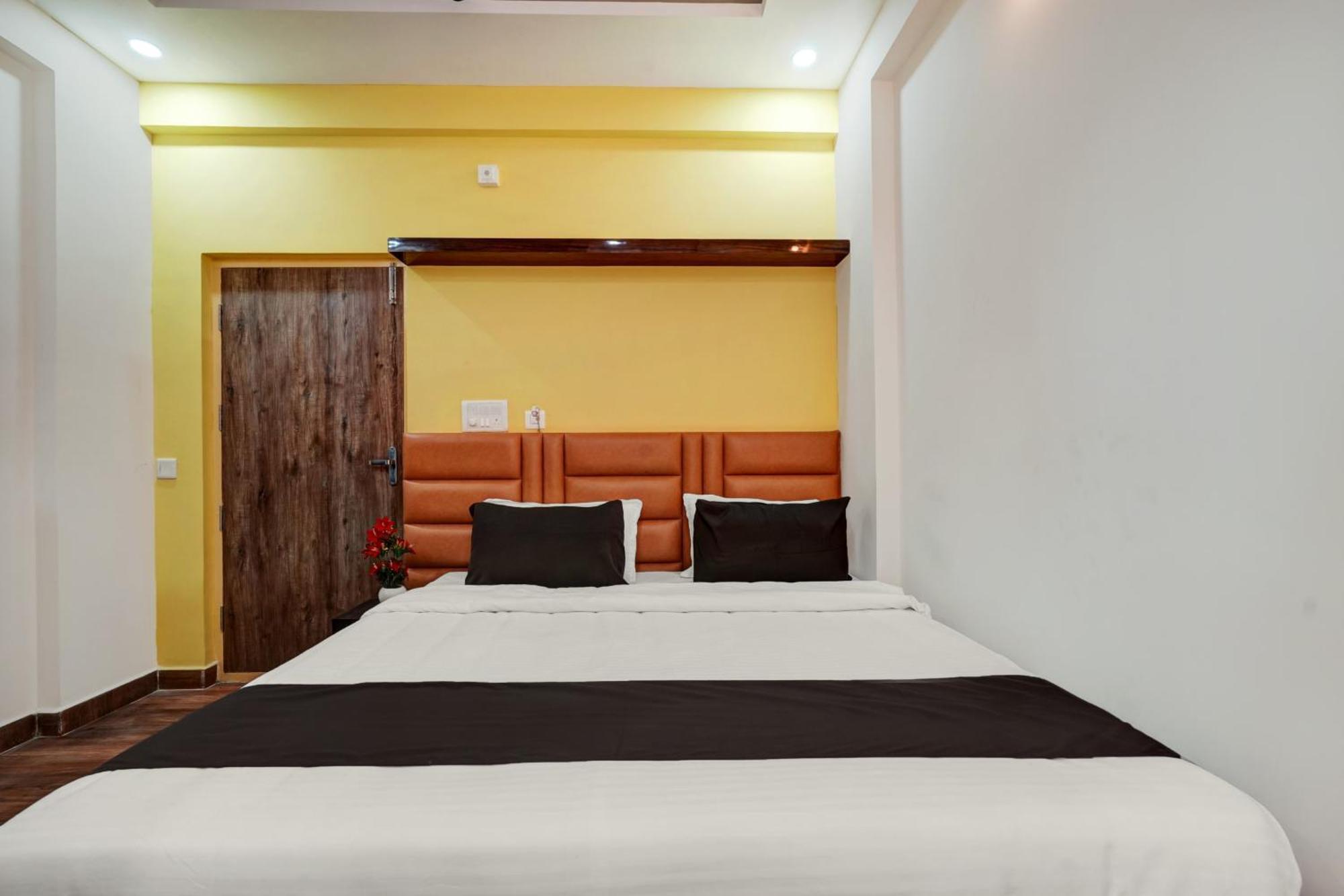 Collection O Utsav Grand Hotel Бангалор Екстериор снимка