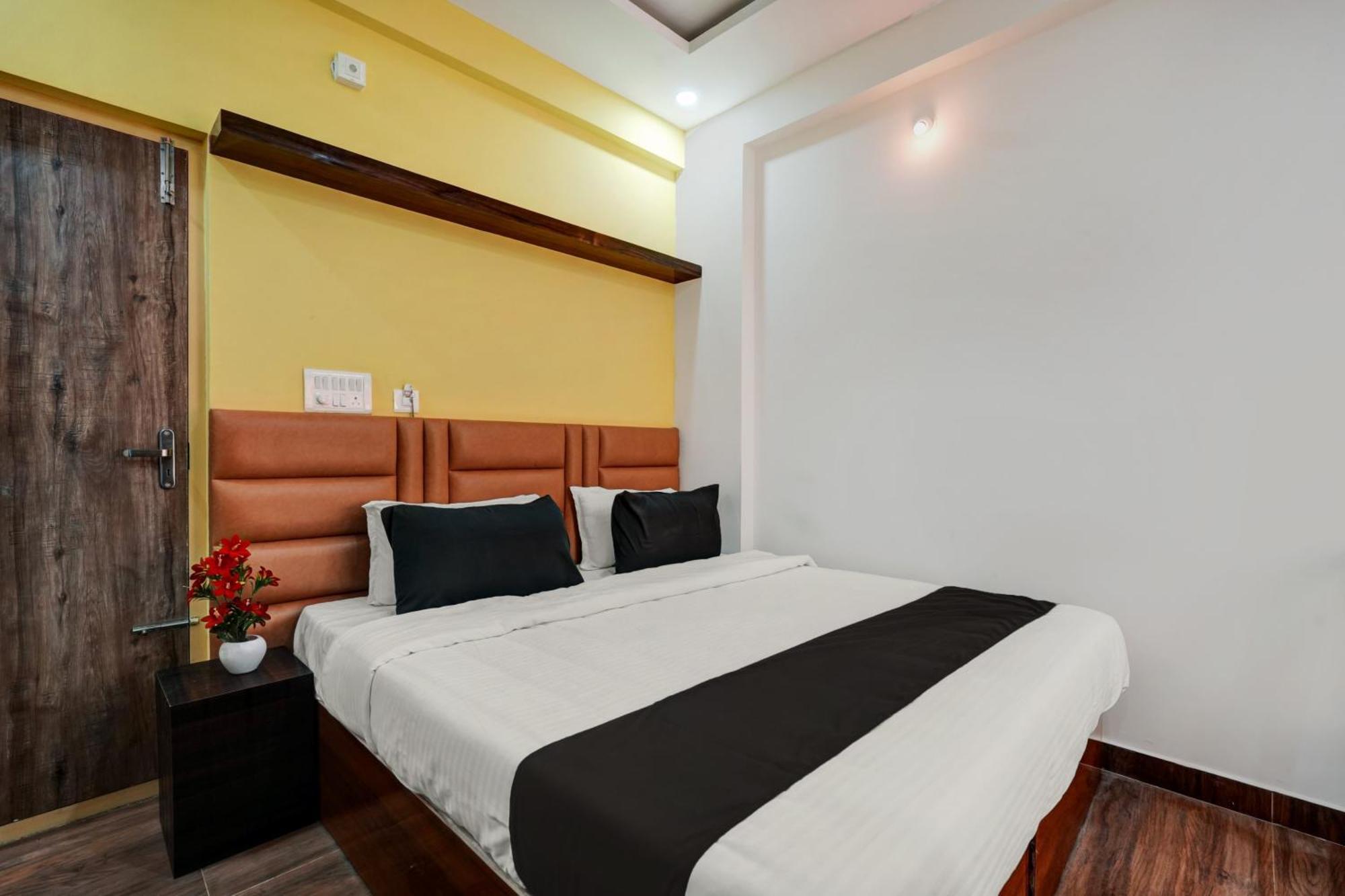 Collection O Utsav Grand Hotel Бангалор Екстериор снимка